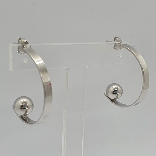 Hoop with ball