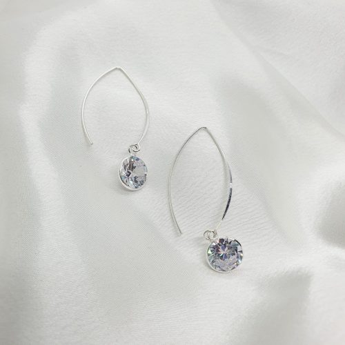 V-Shaped hook with tube set Cubic zirconia
